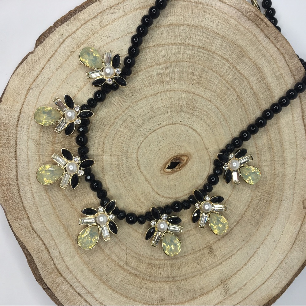 Loft statement necklace. 23